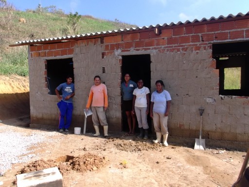Construção de Casas no Assentamento Roseli Nunes - RJ