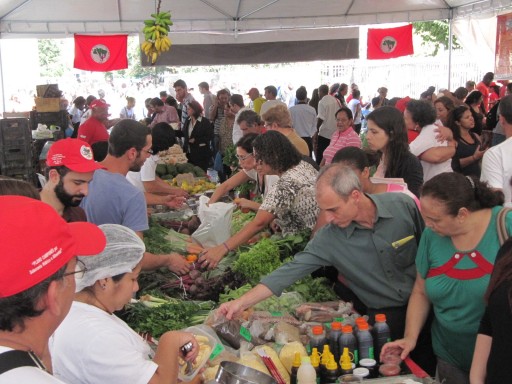 V Feira Estadual da Reforma Agrária Cícero Guedes. Foto: Alan Tygel