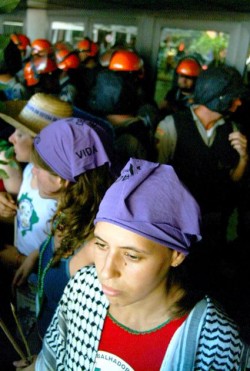 Protesto das mulheres na Aracruz completa 5 anos