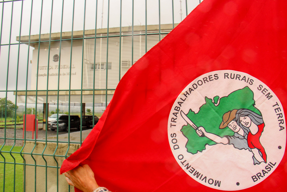 Osvaldo_de_Oliveira_na_Justica_Federal_Baixa_Pablo_Vergara_-12