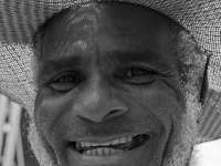 Chico, integrante do MST, mora no Assentamento Zumbi dos Palmares em Campos (RJ). Chico cultiva abacaxi, aipim, abÃ³bora.Feira da Reforma Agraria CÃ­cero Guedes, Largo da Carioca, RJ, 10/12/2014