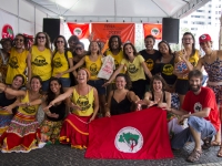 ApresentaÃ§Ã£o do grupo Maracutaia durante Feira da Reforma AgrÃ¡ria CÃ­cero Guedes, Largo da Carioca, RJ, 10/12/2014